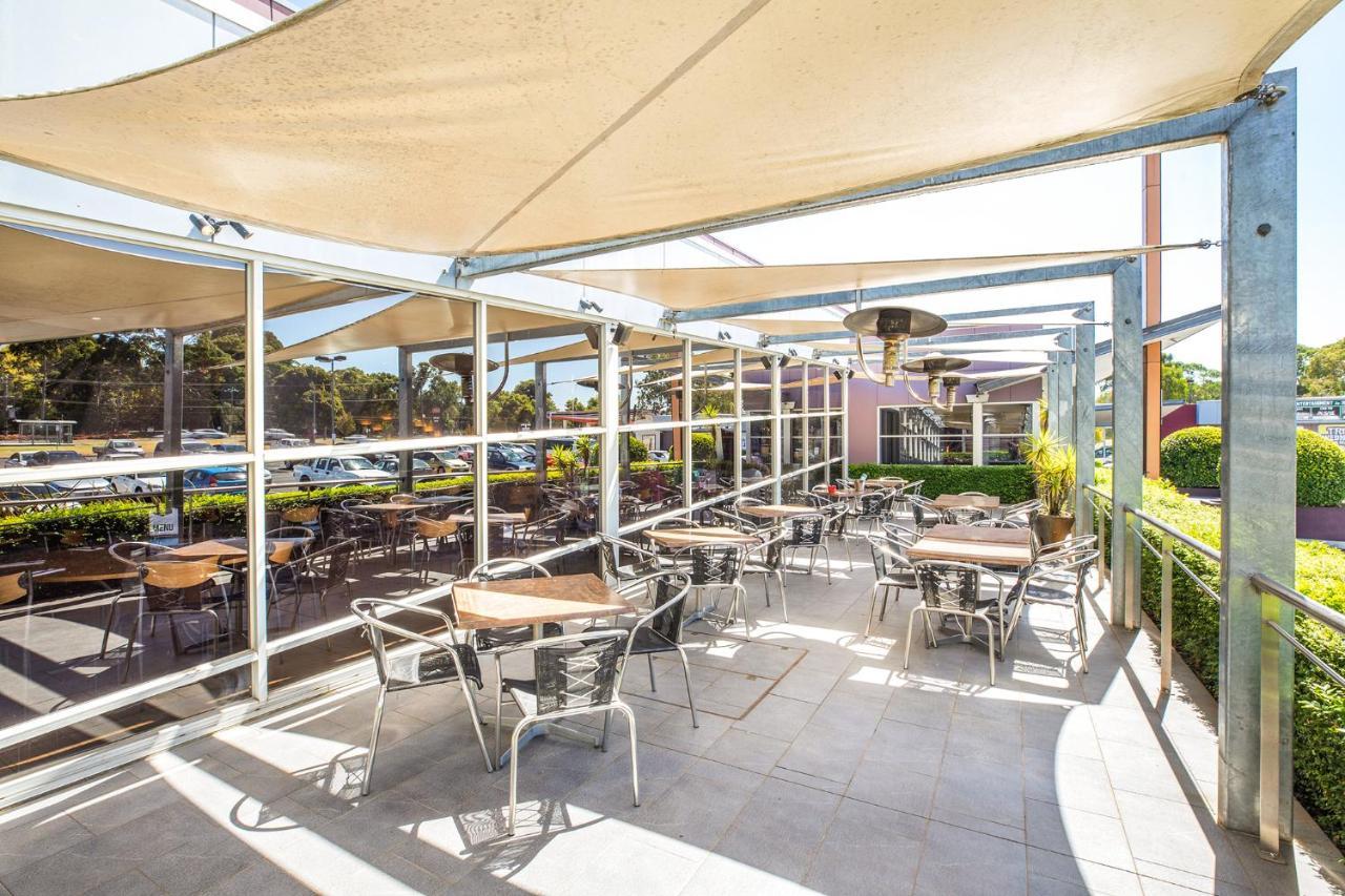 Nightcap At Sandown Park Hotel Noble Park Exterior foto